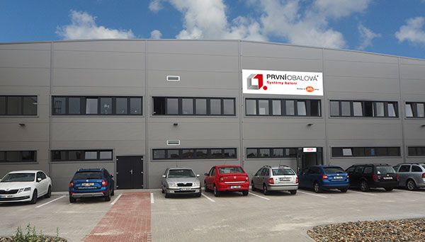 vjezd do sídla společnosti v Praze